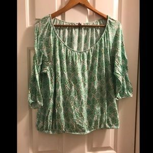 Old navy patterned green white 3/4 sleeve blouse